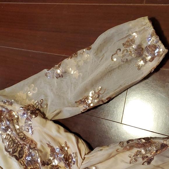 ShowPo gold sequins romper NWT - Picture 3 of 8